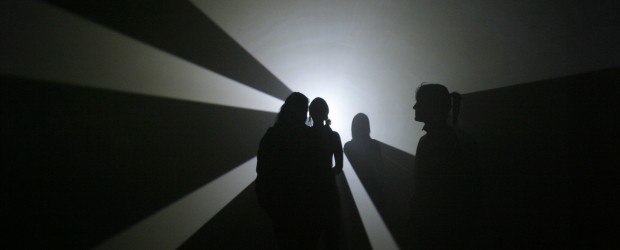 Anthony McCall, <em>Swell</em>, 2006. Photo: Reg Vardy Gallery. Courtesy of AV Festival 06.