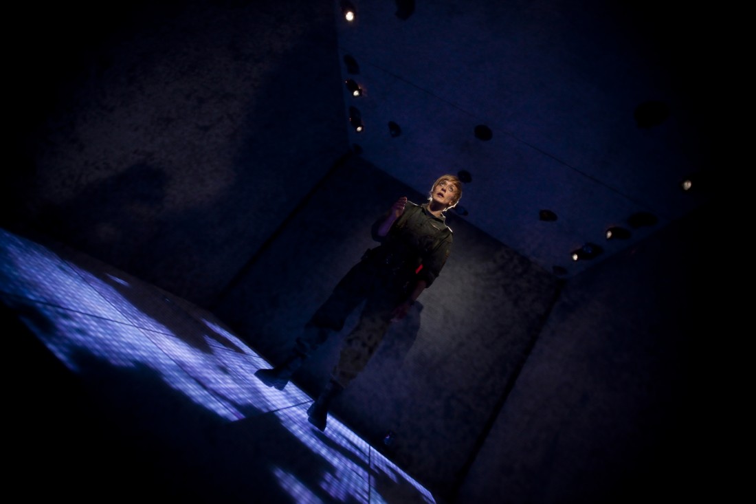 Lucy Ellinson in GROUNDED (Photo © Iona Firouzabadi)2
